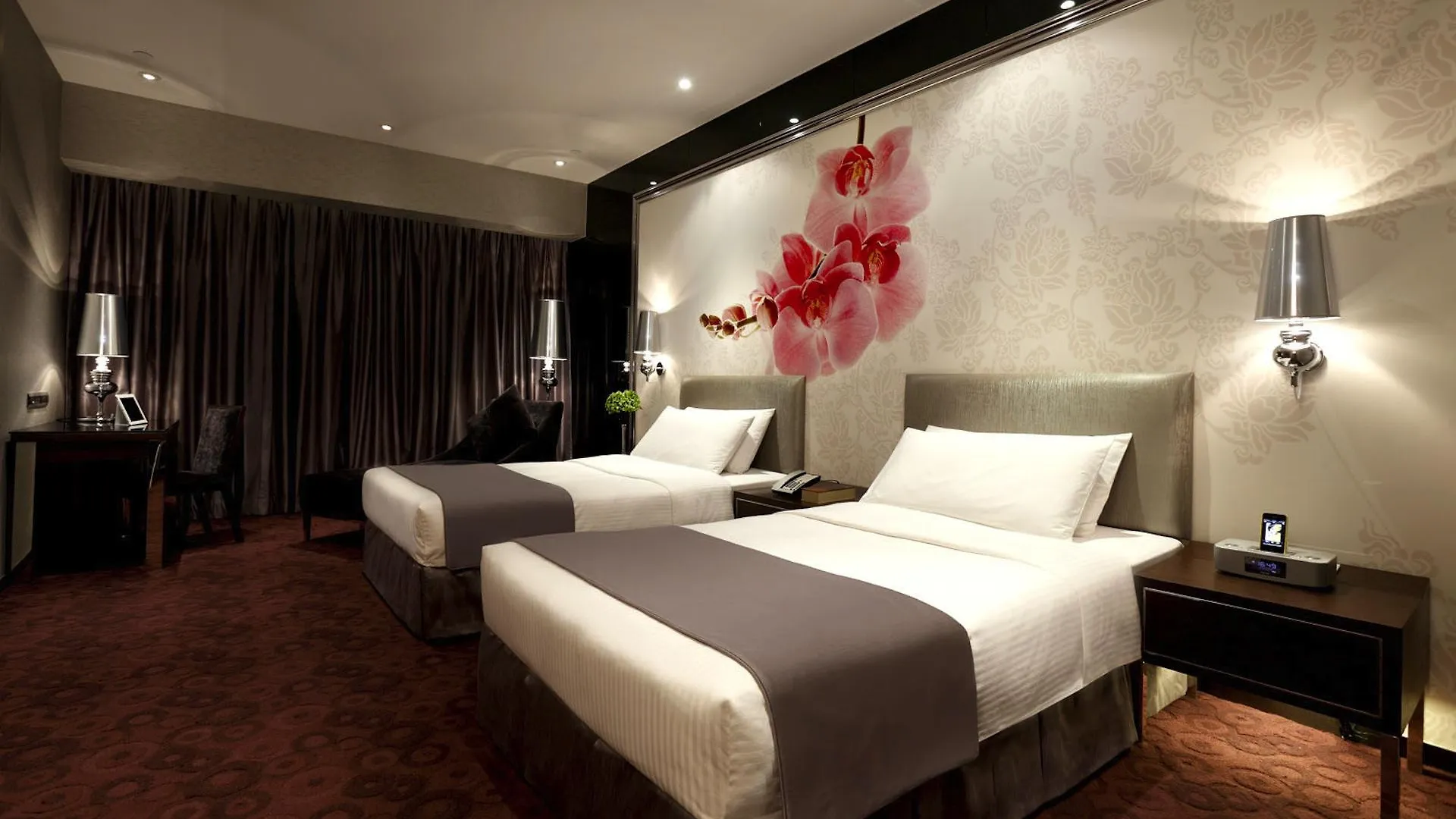 Grand Emperor Hotel Macau 4*,